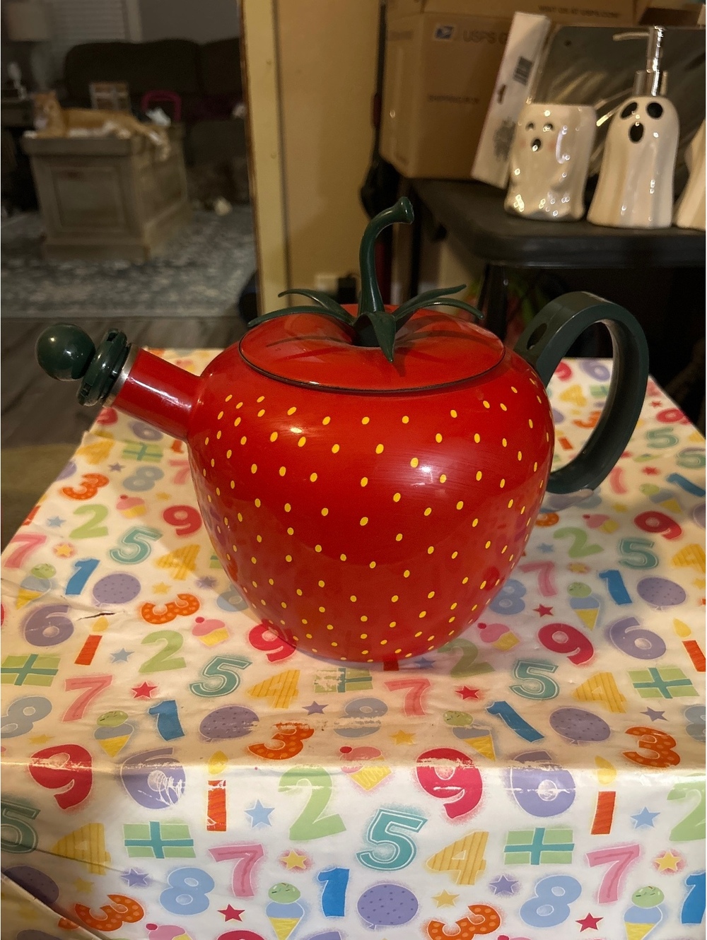 Vintage copco strawberry kettle
